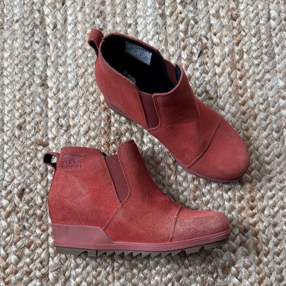 Sorel US 5.5 Warp Red Orange Evie Pull On Suede Booties Wedge